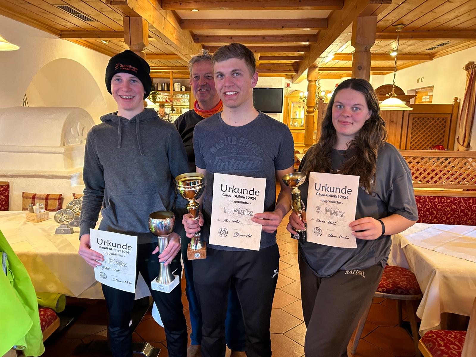 Familienskifahrt & Gaudirennen 2024 in Lofer